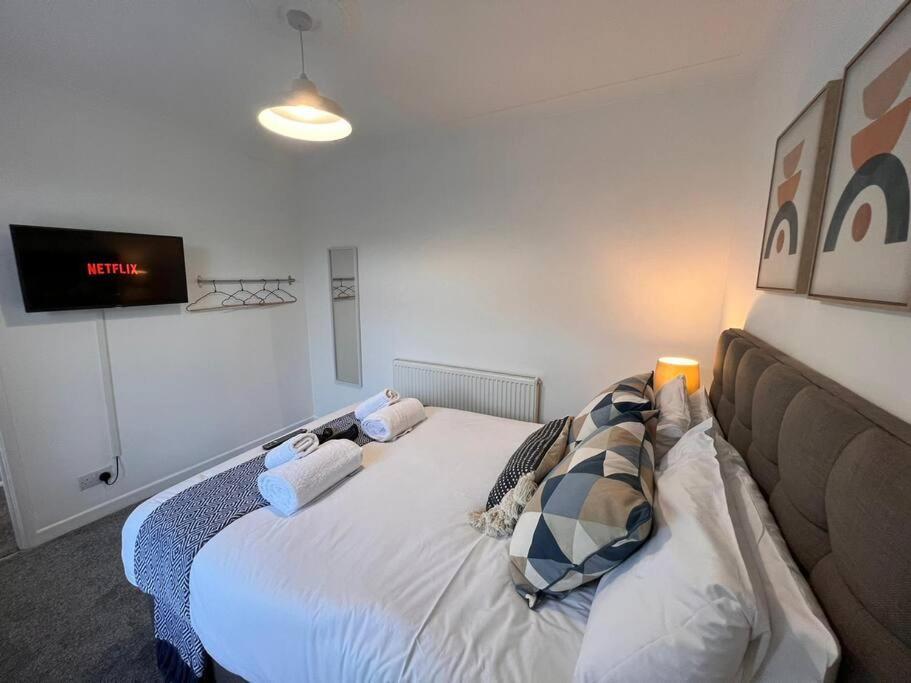 Bridge Place - Spacious Home With Plenty Of Beds! Merthyr Tydfil Exterior foto