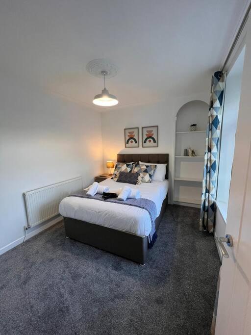 Bridge Place - Spacious Home With Plenty Of Beds! Merthyr Tydfil Exterior foto
